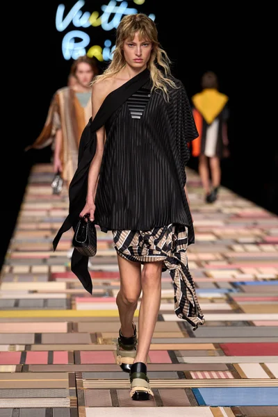 Look 39